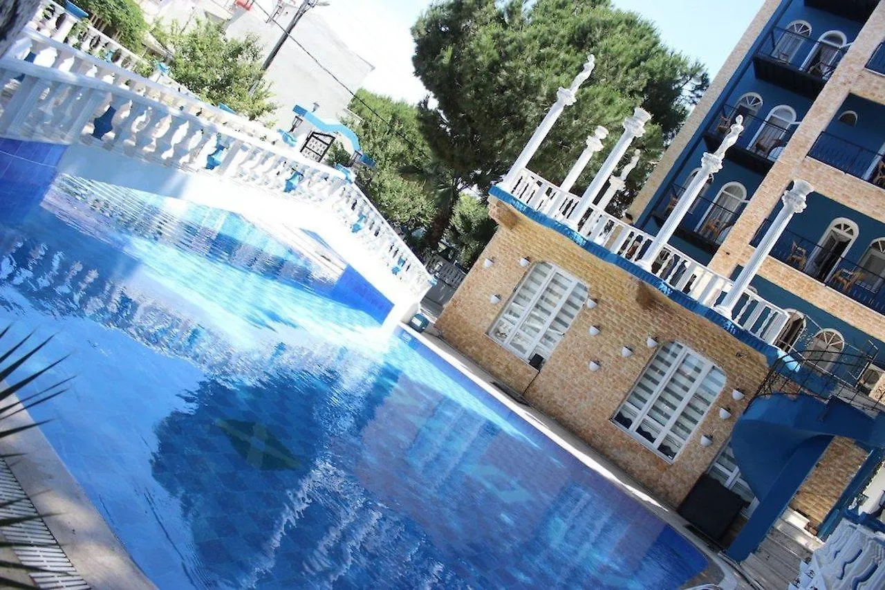 Shadow Hotel كوشاداسيه